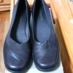 Easy Spirit JoyJumpers new in box 7.5 Brown womens comfortable shoe Leather